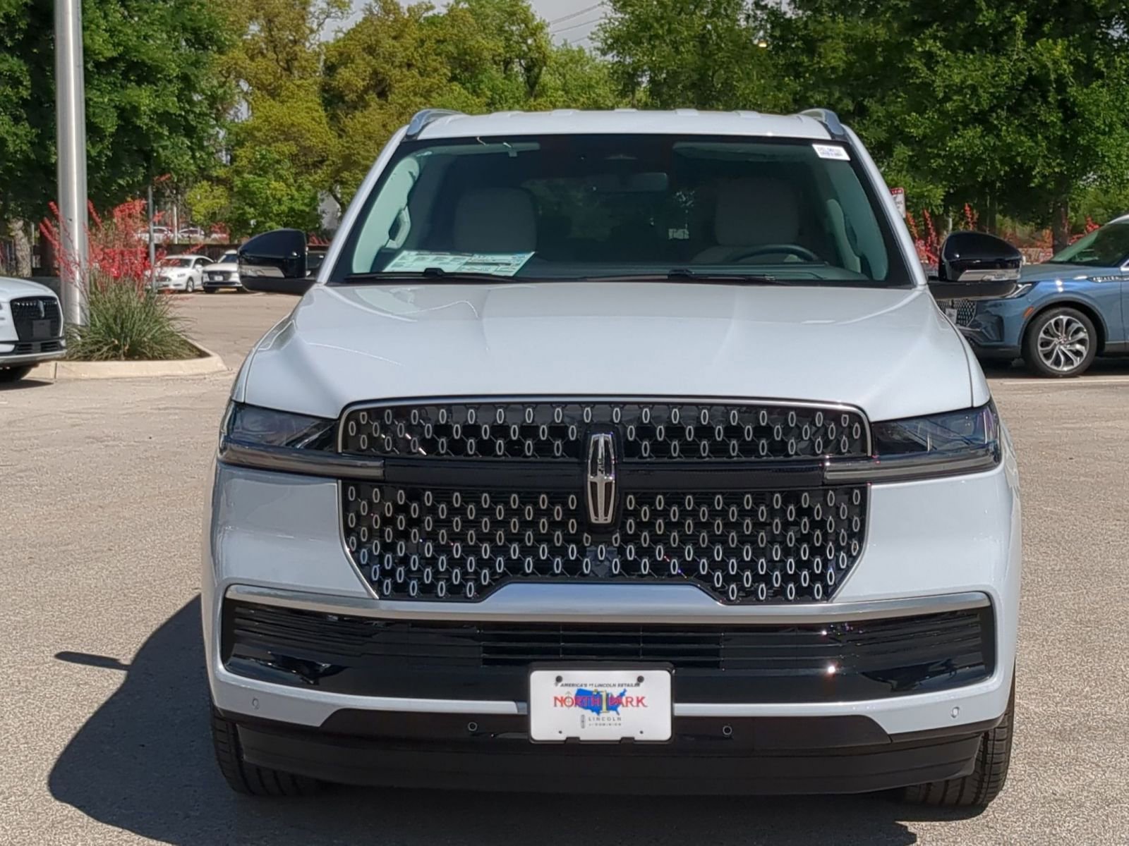 New 2026 Lincoln Navigator Premier AWD/4WD image 8
