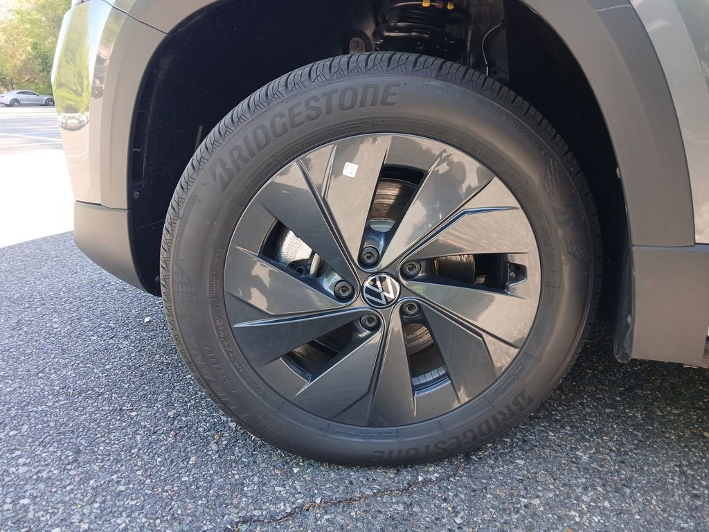 New 2026 Volkswagen Taos S image 25