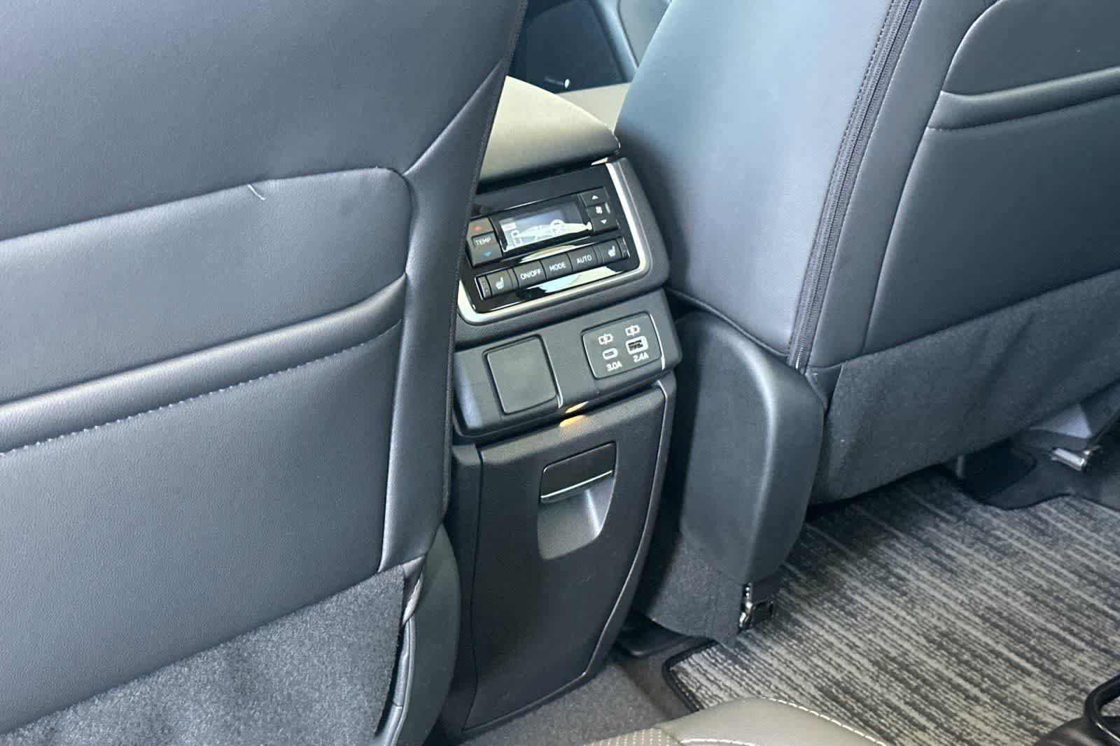 New 2026 Subaru Ascent Limited AWD/4WD image 15