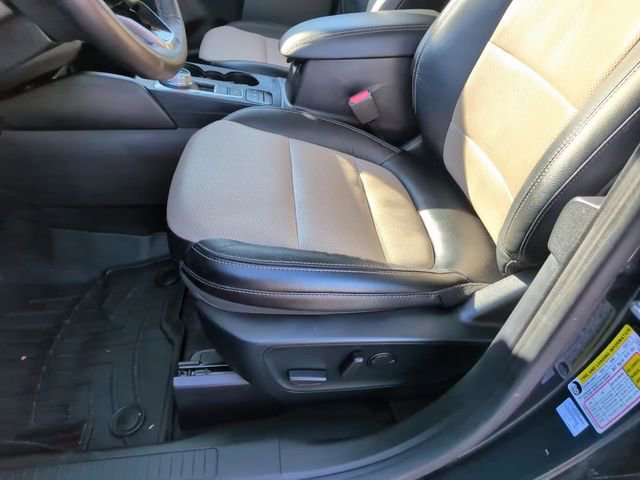 Used 2022 Ford Escape Titanium w/ Titanium Elite Package image 17