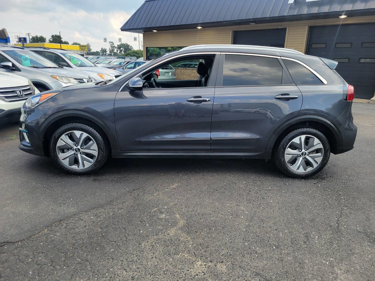 Used 2019 Kia Niro EX w/ Cold Weather Package 2.0 image 8