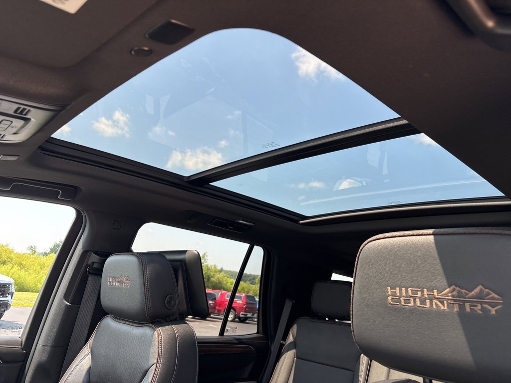 Certified 2024 Chevrolet Tahoe High Country w/ Advanced Technology Package image 36