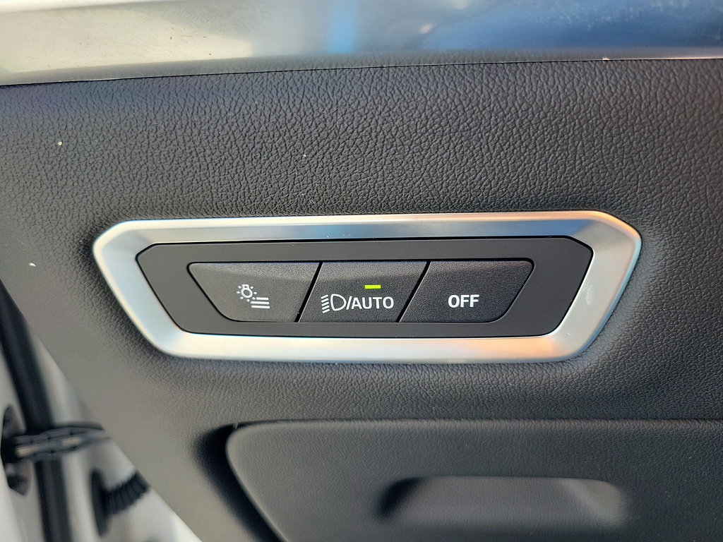 Used 2026 BMW X7 xDrive40i AWD/4WD image 25