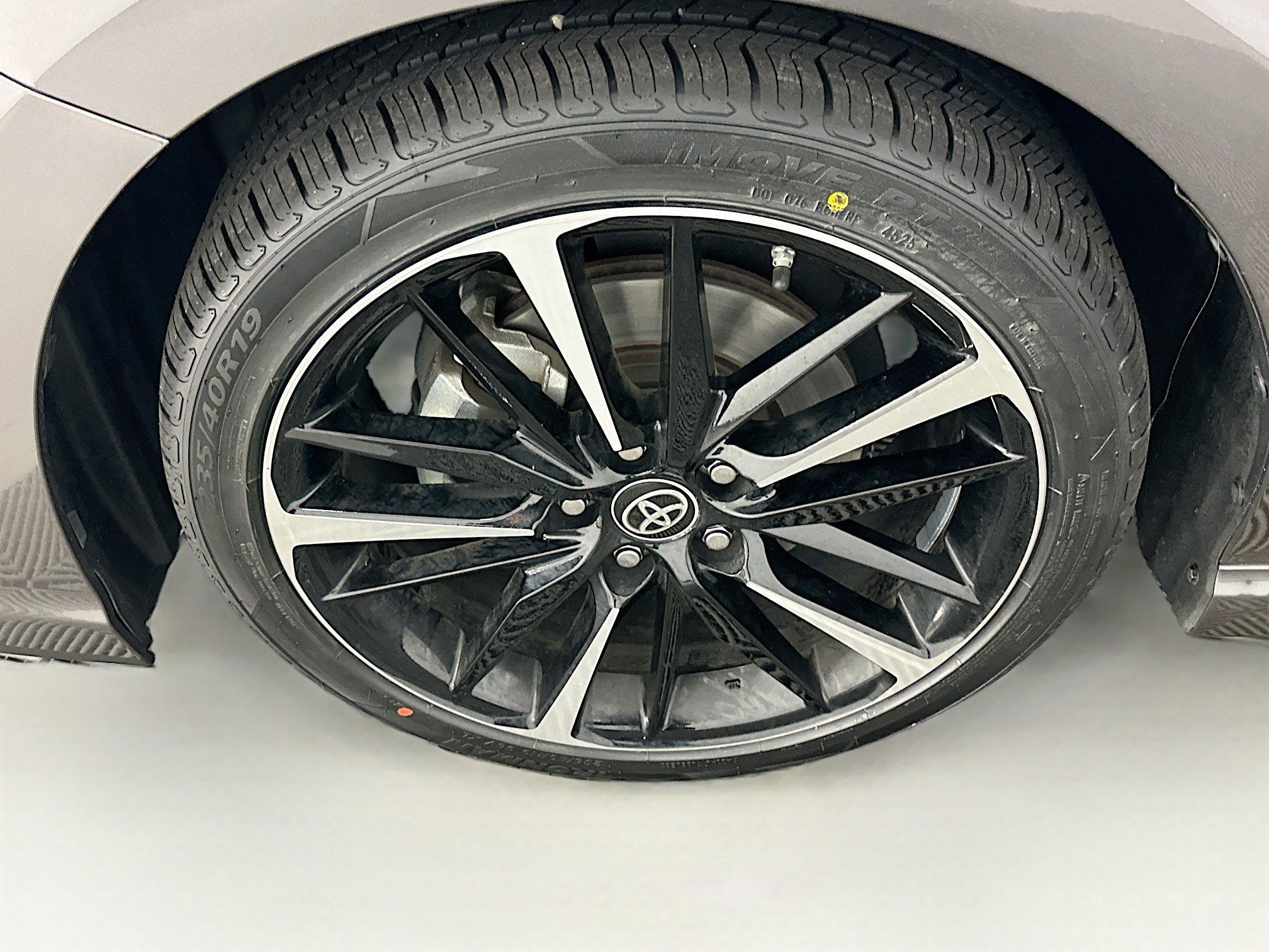 Used 2019 Toyota Camry XSE FWD image 11