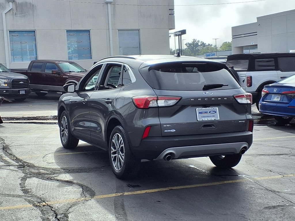 Certified 2022 Ford Escape SEL w/ Technology Package AWD/4WD image 5
