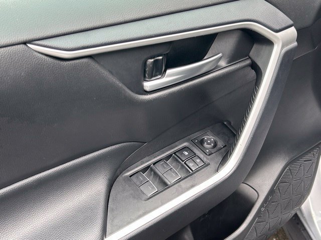 Used 2025 Toyota RAV4 XLE AWD/4WD image 21