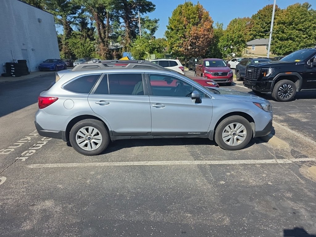Used 2018 Subaru Outback 2.5i Premium AWD/4WD image 5