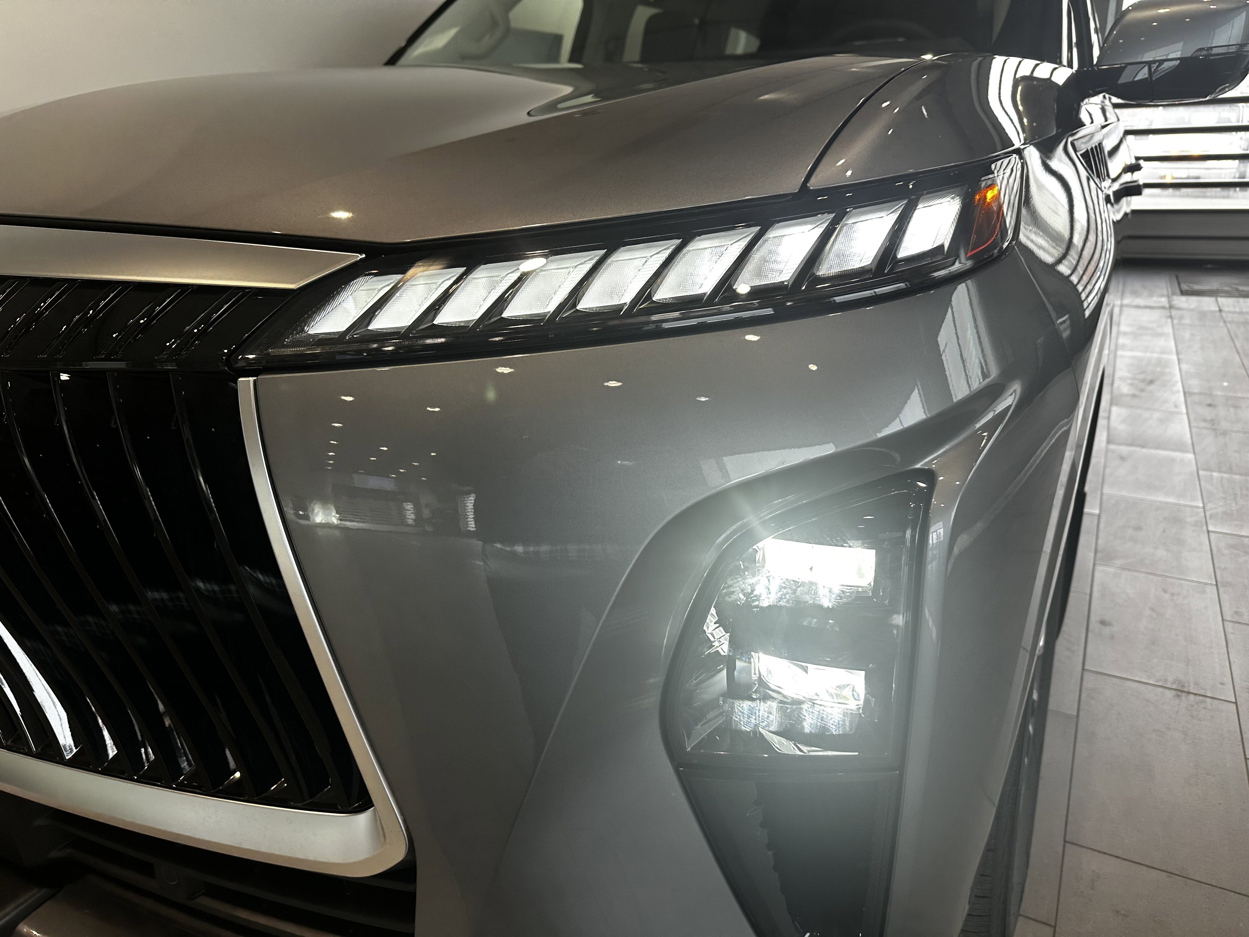 New 2026 INFINITI QX80 Luxe w/ Cargo Package image 5