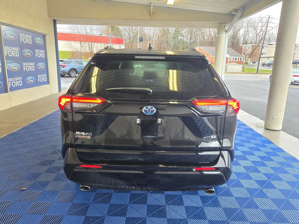Used 2024 Toyota RAV4 SE image 5