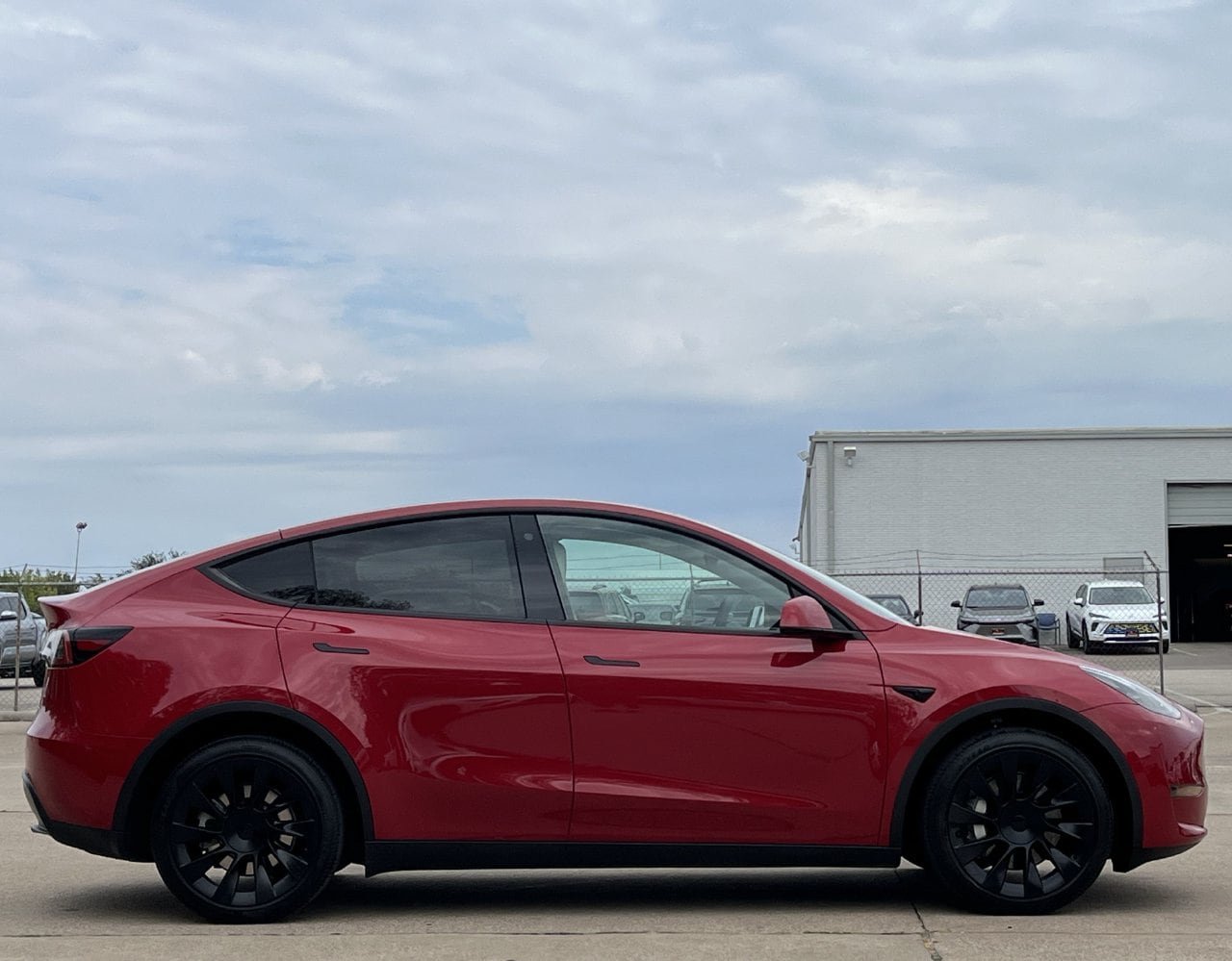 Used 2023 Tesla Model Y Long Range AWD/4WD image 3