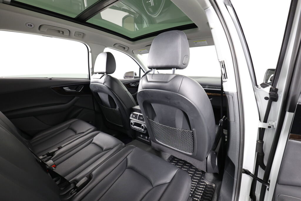 Used 2018 Audi Q7 3.0T Prestige w/ Prestige Package image 21