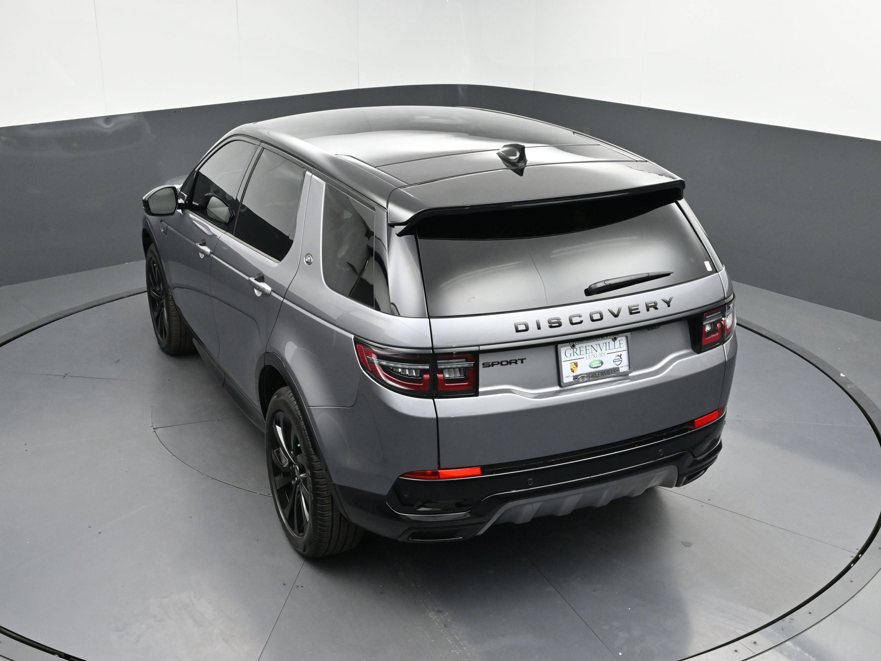 New 2024 Land Rover Discovery Sport Dynamic SE image 33
