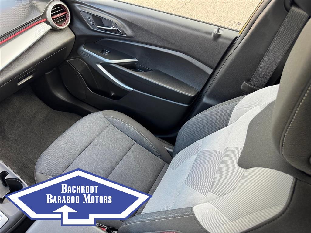 Used 2024 Chevrolet Trax RS w/ Driver Confidence Package image 22