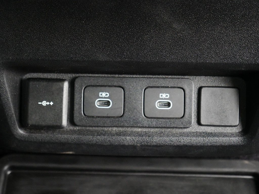 Used 2025 Land Rover Discovery Metropolitan Edition AWD/4WD image 75