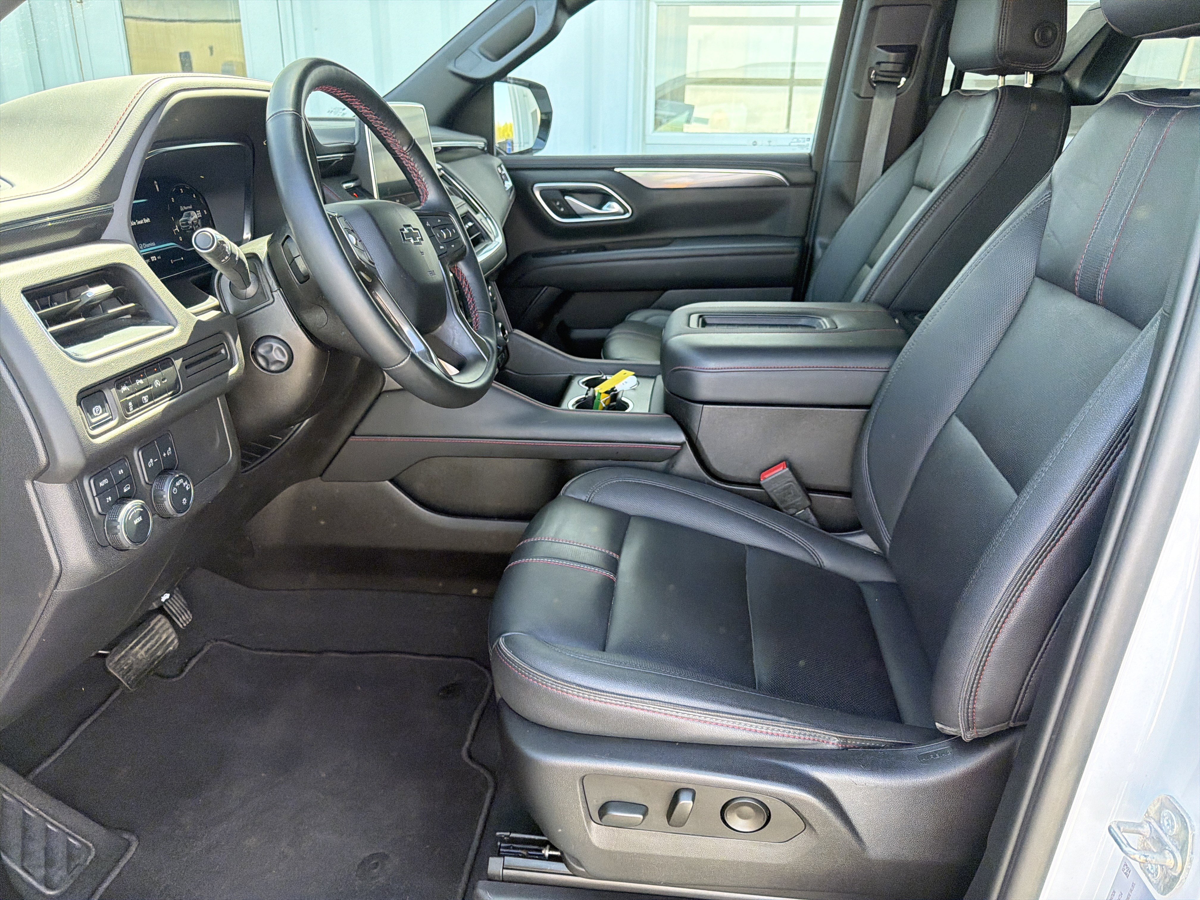 Used 2024 Chevrolet Suburban RST w/ Luxury Package AWD/4WD image 21