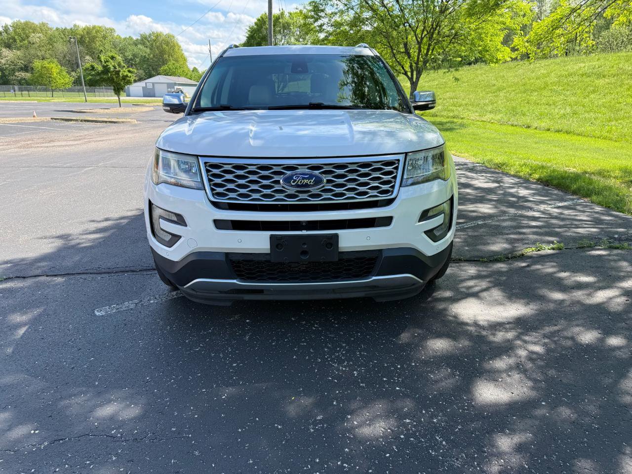 Used 2016 Ford Explorer Platinum image 28