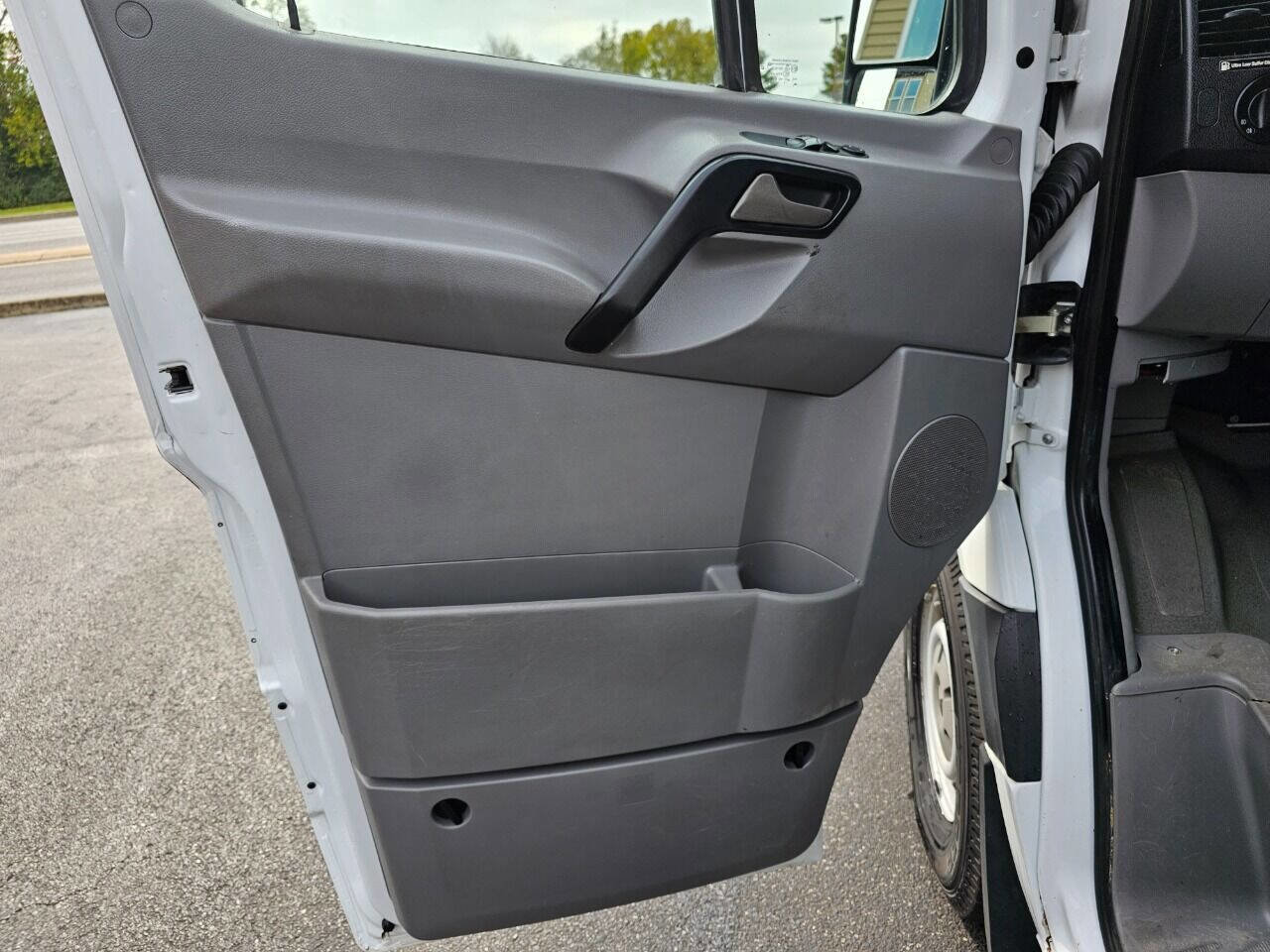 Used 2014 Mercedes-Benz Sprinter 2500 image 16