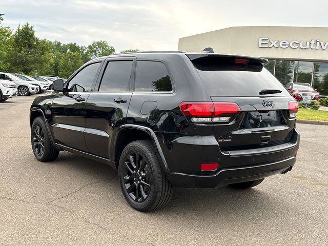Certified 2022 Jeep Grand Cherokee Laredo X AWD/4WD image 4