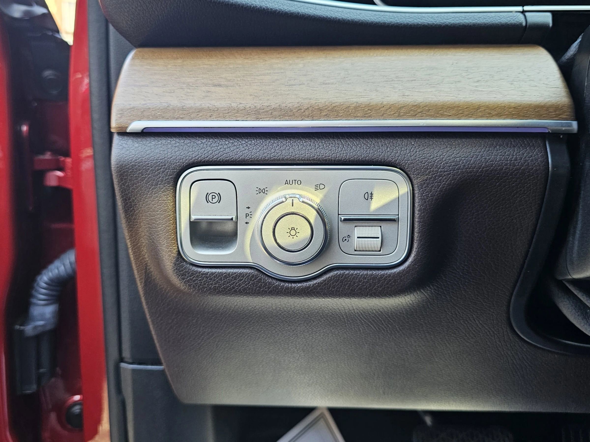 Used 2021 Mercedes-Benz GLE 350 4MATIC w/ Premium Package image 36