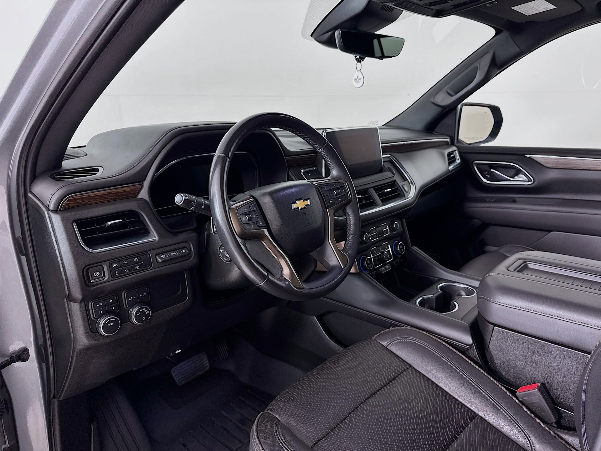 Used 2023 Chevrolet Tahoe High Country AWD/4WD image 10