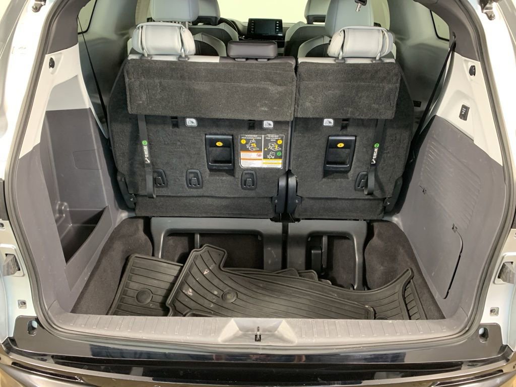 Used 2021 Toyota Sienna XSE w/ XSE Plus Package image 13