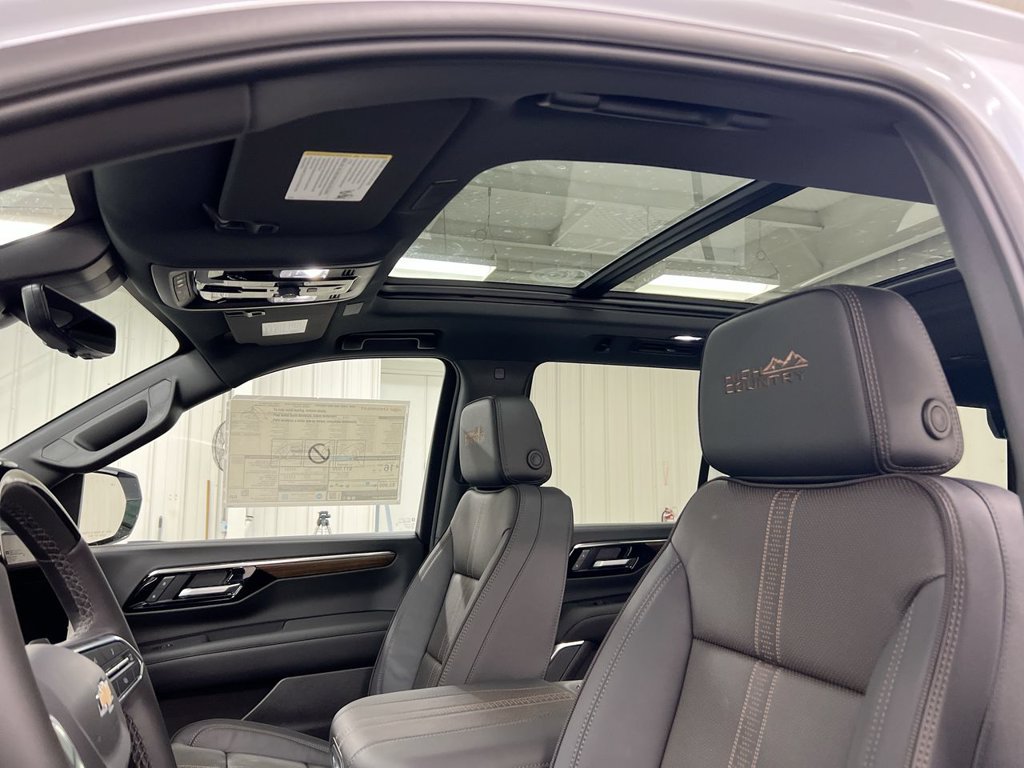 New 2026 Chevrolet Tahoe High Country AWD/4WD image 15