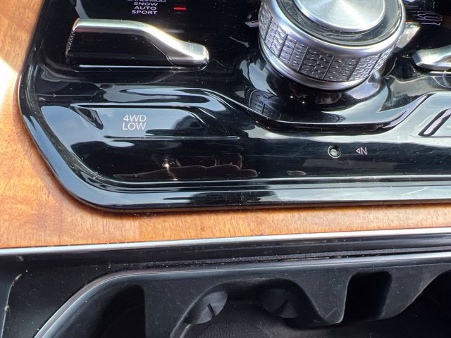 Used 2022 Jeep Grand Wagoneer Series III AWD/4WD image 29