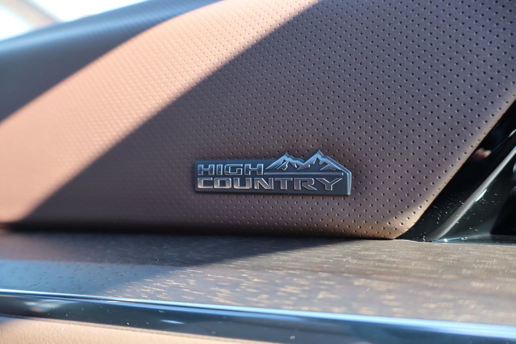 New 2026 Chevrolet Suburban High Country image 55