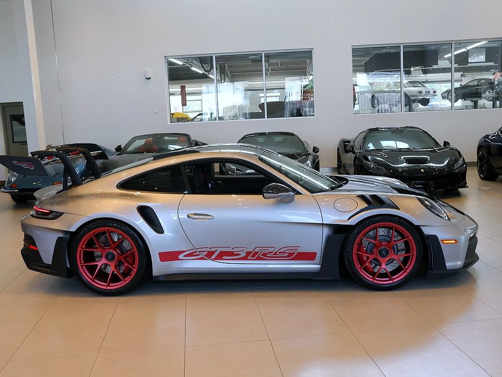 Used 2025 Porsche 911 GT3 RS RWD image 9