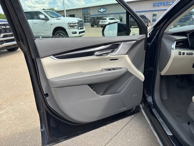 Used 2022 Cadillac XT6 Premium Luxury w/ Technology Package AWD/4WD image 13