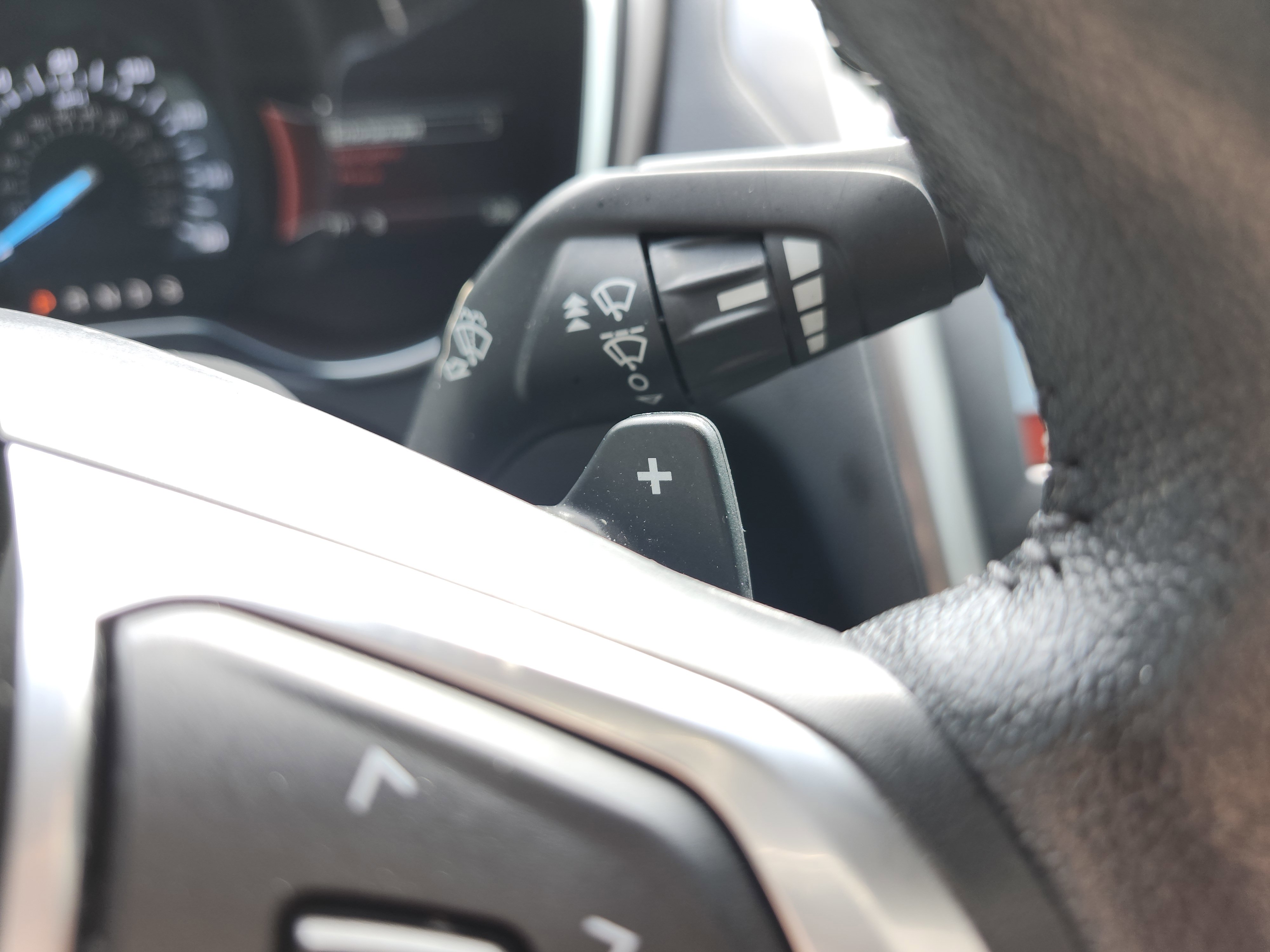 Used 2018 Ford Fusion SE w/ Fusion SE Technology Package image 12