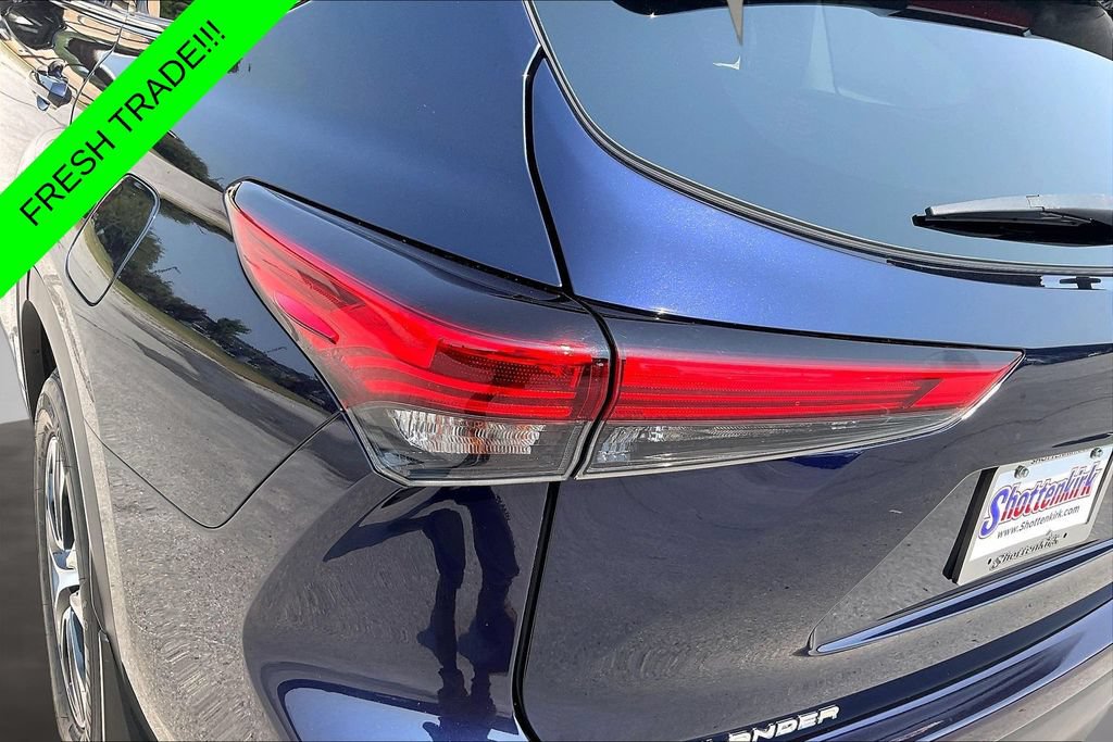 Used 2021 Toyota Highlander XLE AWD/4WD image 22