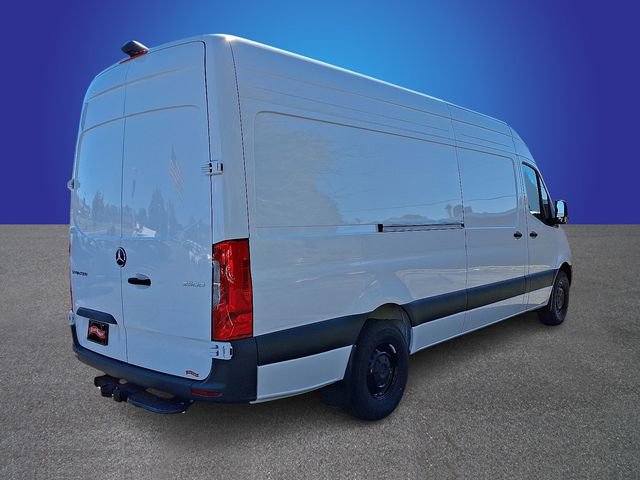 Used 2025 Mercedes-Benz Sprinter 2500 image 4