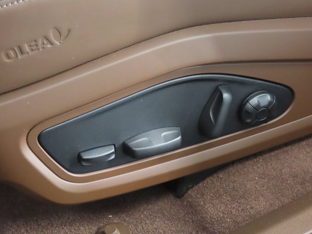New 2026 Porsche Taycan 4S AWD/4WD image 41