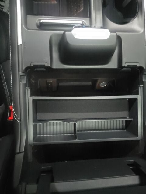 Used 2025 Ford Expedition Platinum image 26