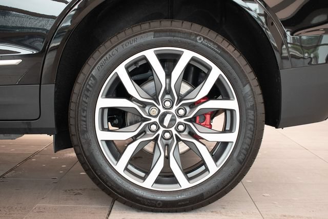 Used 2024 Cadillac XT5 Sportv w/ Technology Package AWD/4WD image 9
