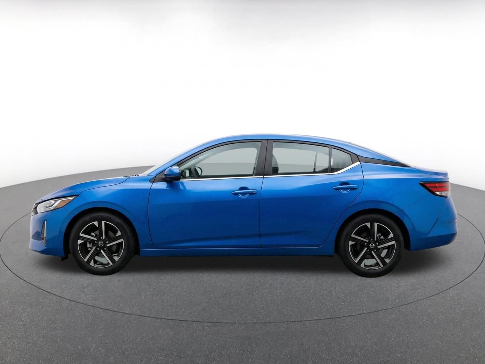 Used 2025 Nissan Sentra SV FWD image 4