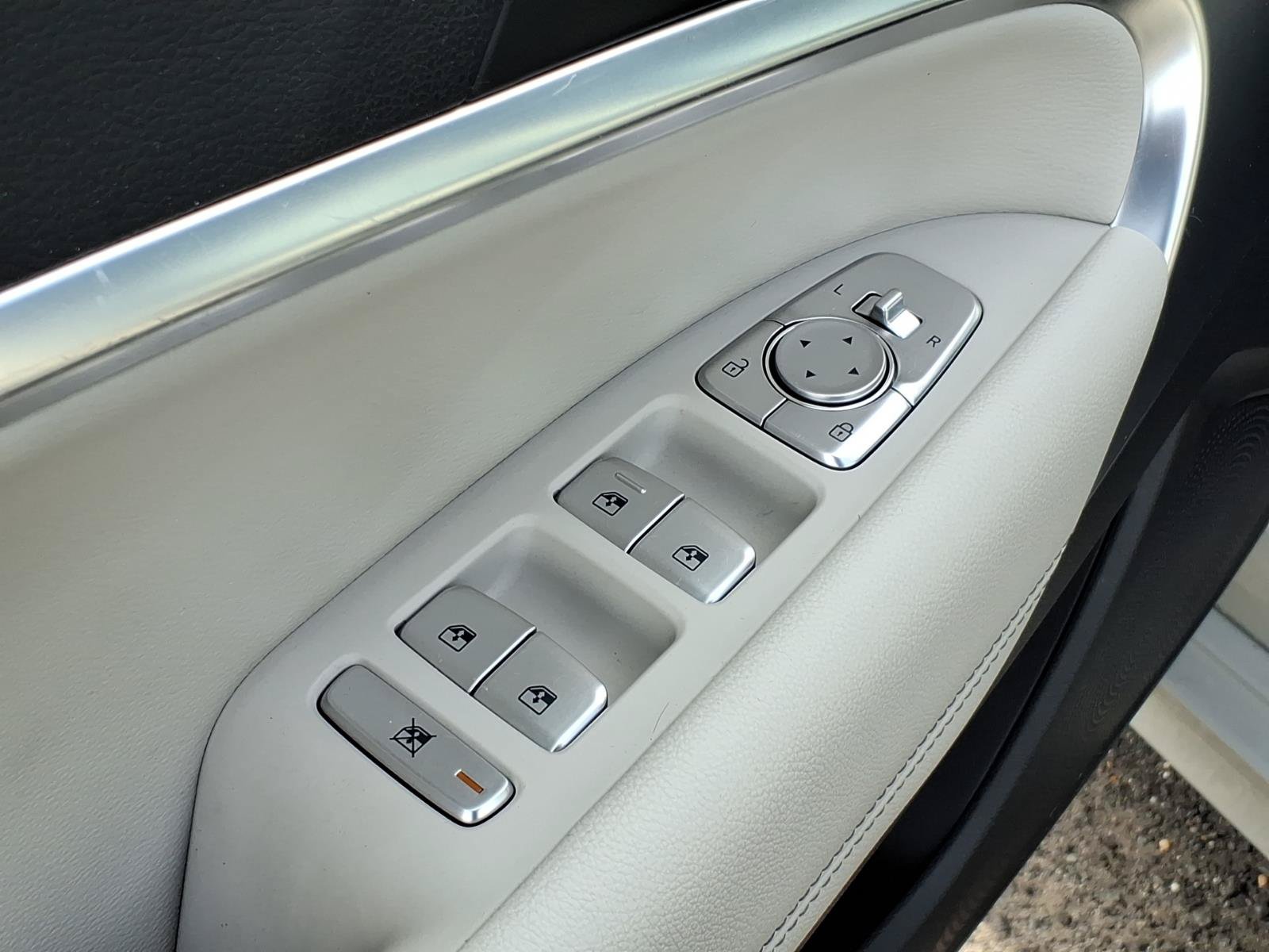 Used 2025 Genesis G70 2.5T AWD/4WD image 15