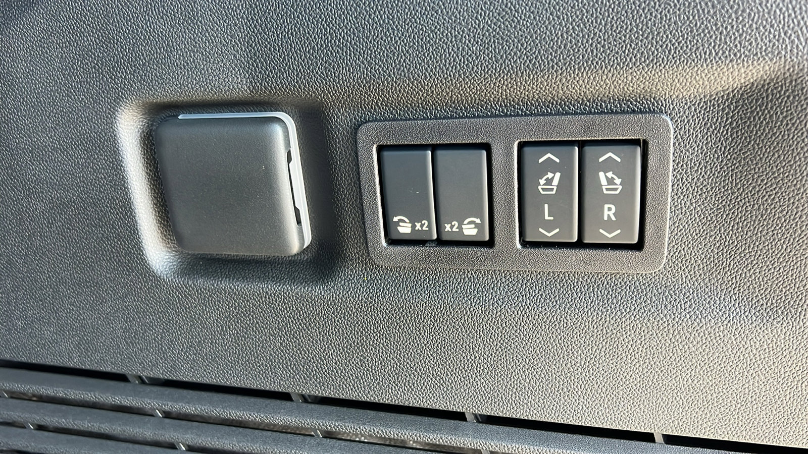 New 2026 Chevrolet Suburban LT w/ Comfort Package image 13