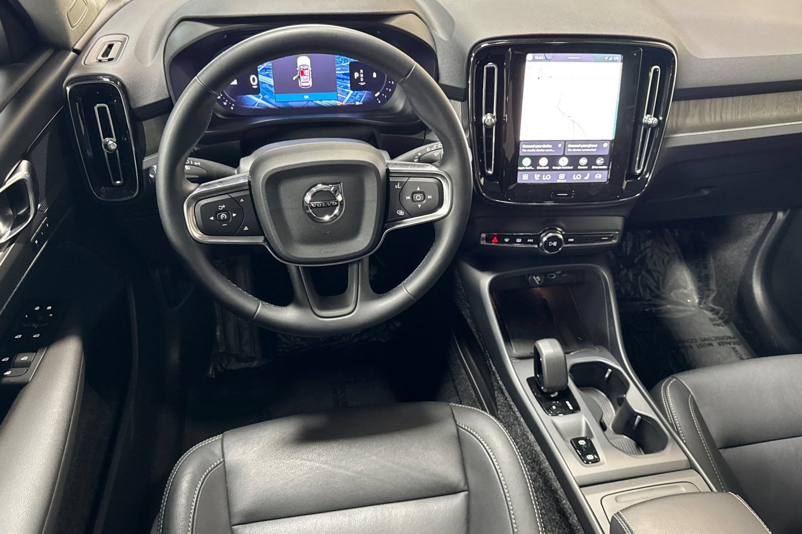 Used 2026 Volvo XC40 B5 Plus w/ Protection Package Premier AWD/4WD image 17