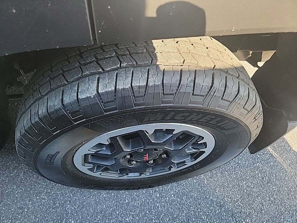 Used 2025 Toyota 4Runner TRD Off-Road Premium image 10