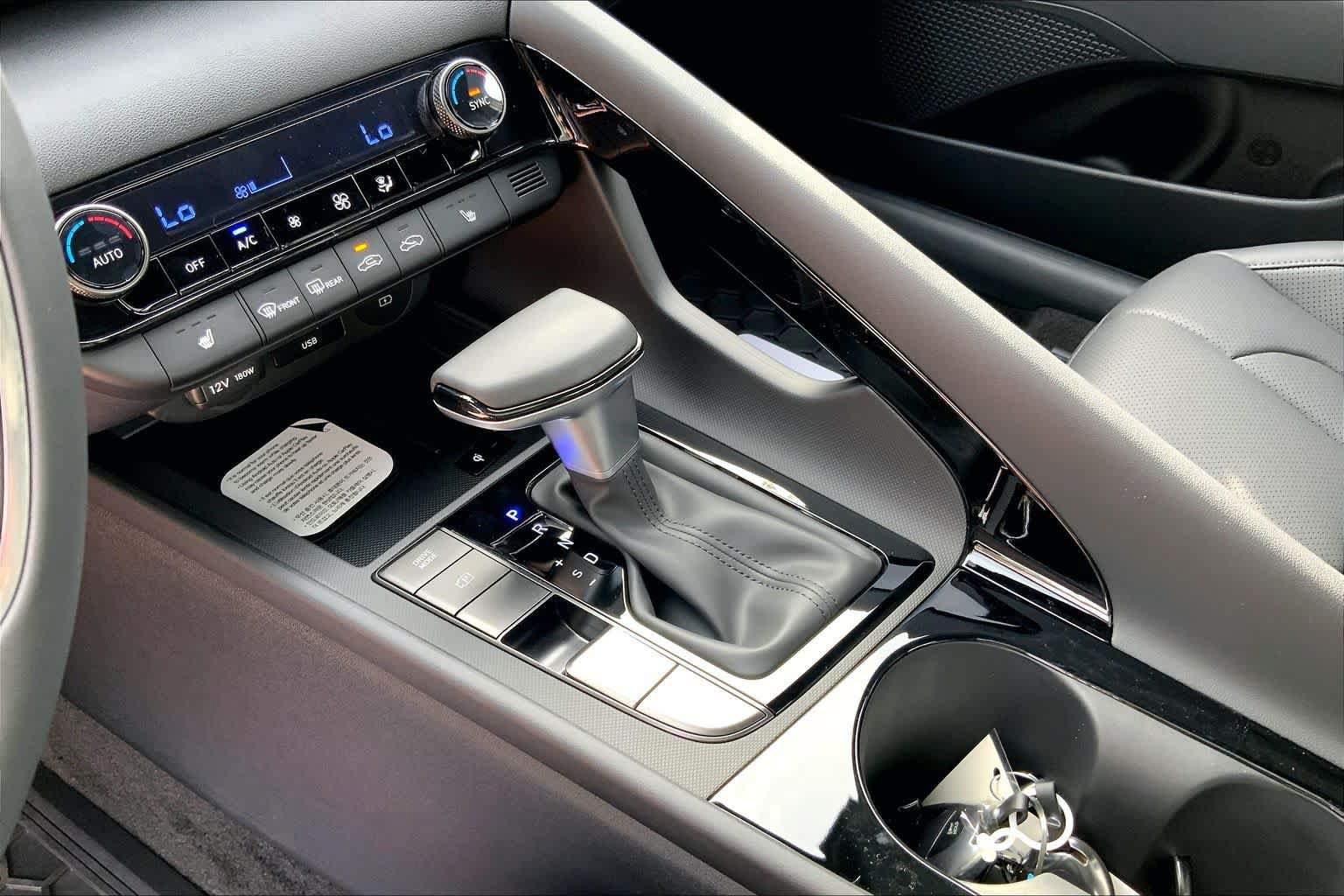 New 2026 Hyundai Elantra Hybrid FWD image 8