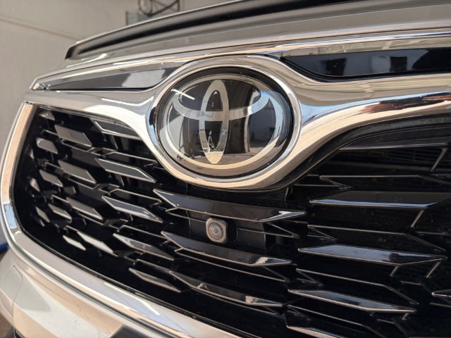 Used 2021 Toyota Highlander Platinum AWD/4WD image 24