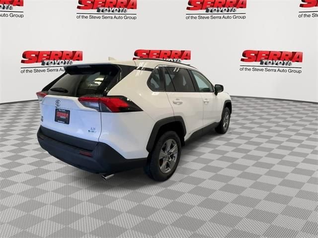 Used 2025 Toyota RAV4 LE AWD/4WD image 9