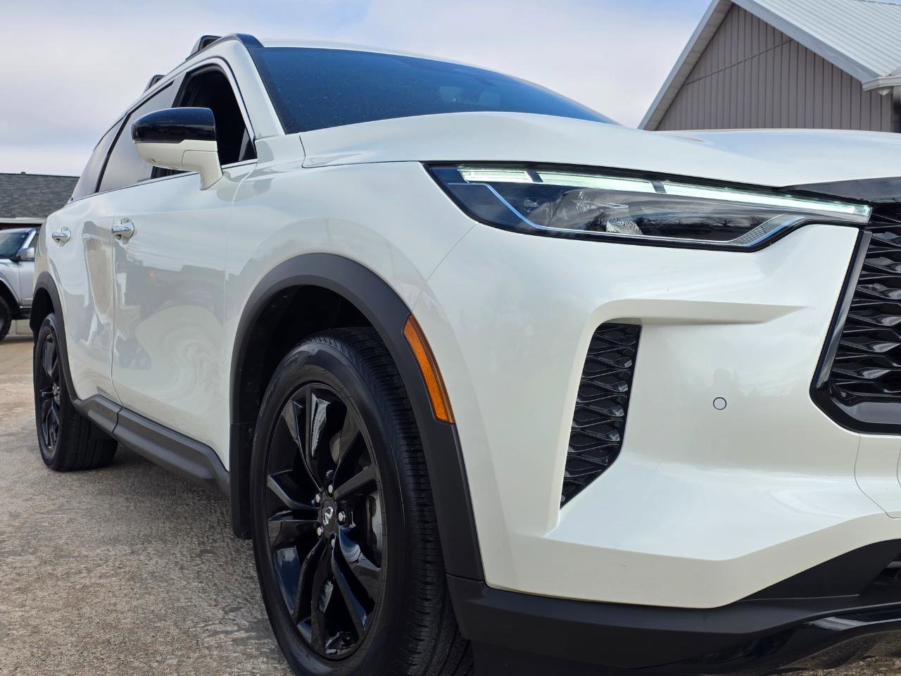 Used 2025 INFINITI QX60 Luxe w/ Black Edition image 26