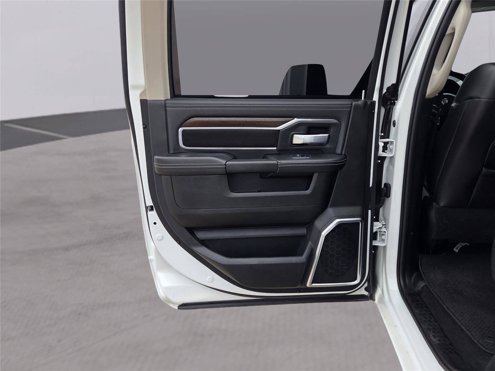 Used 2024 RAM 2500 Laramie w/ Safety Group image 29