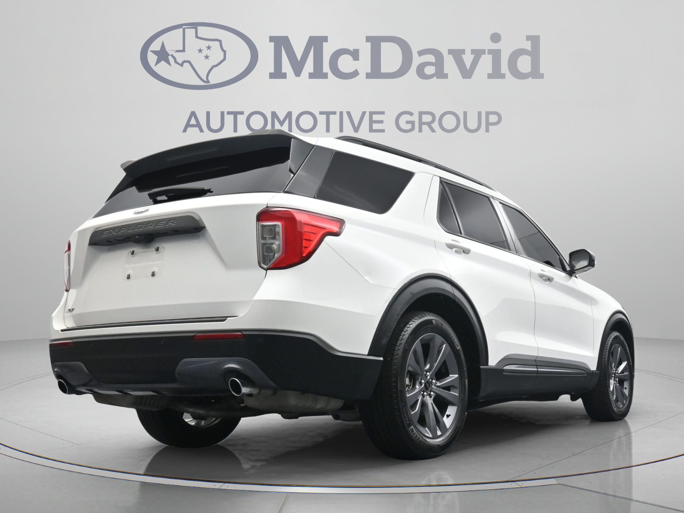 Used 2023 Ford Explorer XLT w/ Equipment Group 202A RWD image 31