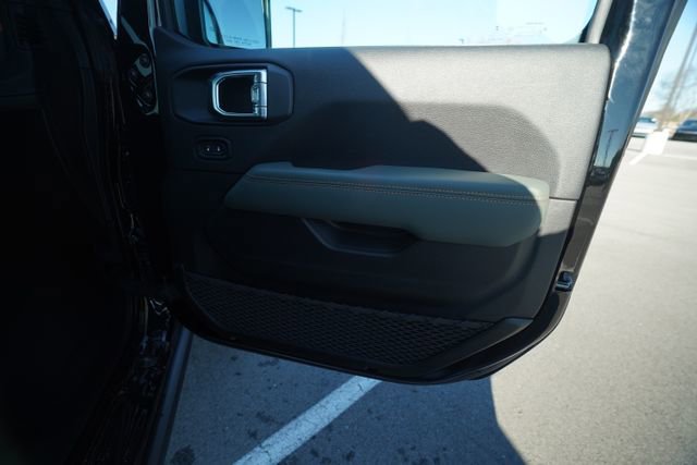 New 2026 Jeep Gladiator Mojave AWD/4WD image 18