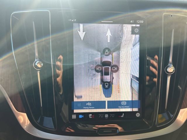 Certified 2025 Volvo V60 B5 Cross Country Plus image 24