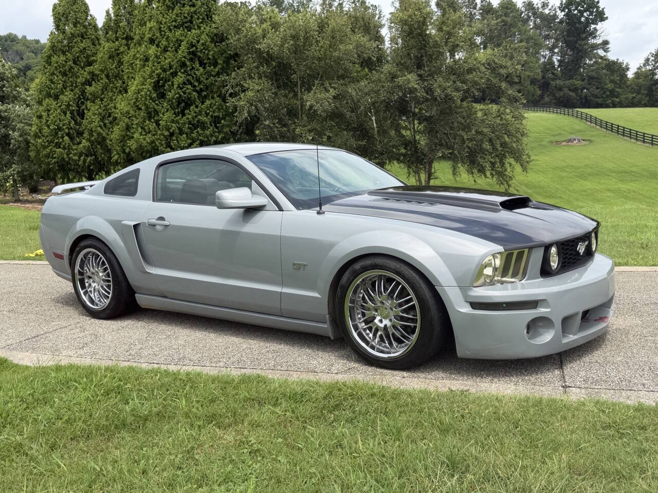 Used 2005 Ford Mustang GT Premium RWD image 21